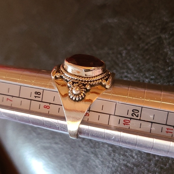 Amathyst Sterling Silver Ring - Picture 4 of 6